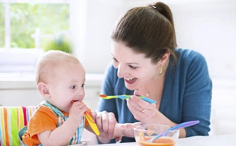宝宝呛奶怎么办教你一招,怎么预防呛奶鲍奶奶来支招