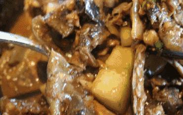 这家餐厅怎么做的如此火爆,这家餐厅的菜品丰富多样