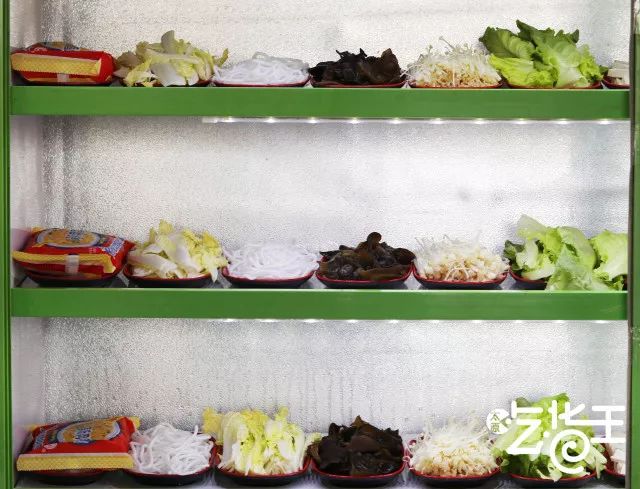 这家餐厅怎么做的如此火爆,这家餐厅的菜品丰富多样