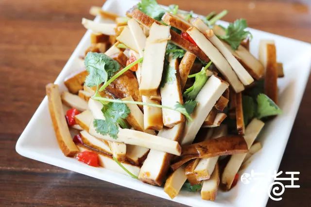 这家餐厅怎么做的如此火爆,这家餐厅的菜品丰富多样