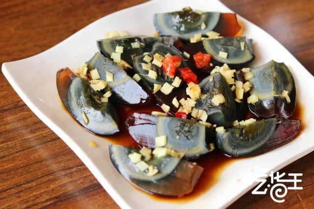 这家餐厅怎么做的如此火爆,这家餐厅的菜品丰富多样