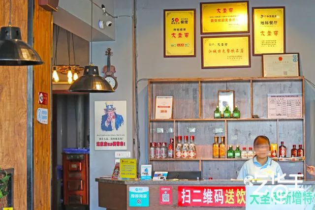 这家餐厅怎么做的如此火爆,这家餐厅的菜品丰富多样