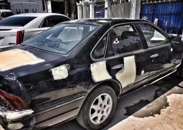 三千报废场里收尼桑A31,大神翻新帅到炸,技术帝化腐朽为神奇