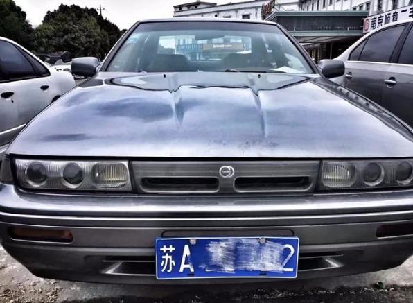 三千报废场里收尼桑A31,大神翻新帅到炸,技术帝化腐朽为神奇