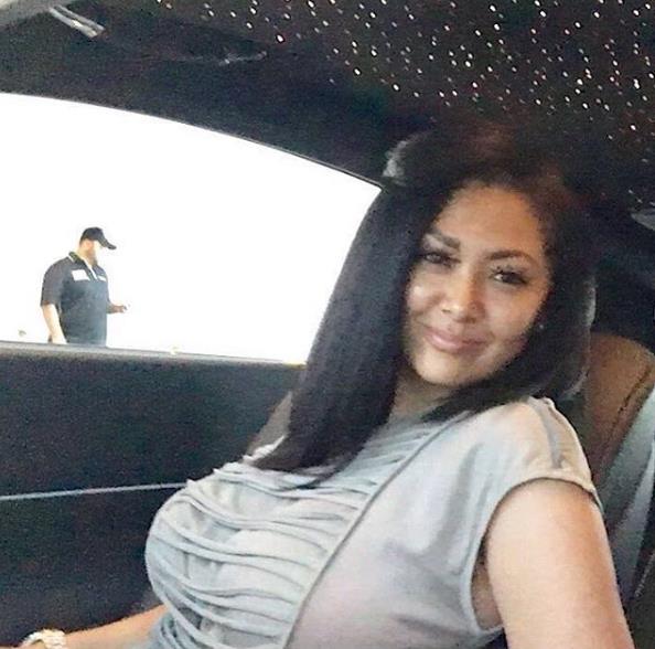 仅仅名包就价值百万,梅威瑟为这位性感女友真是下了血本