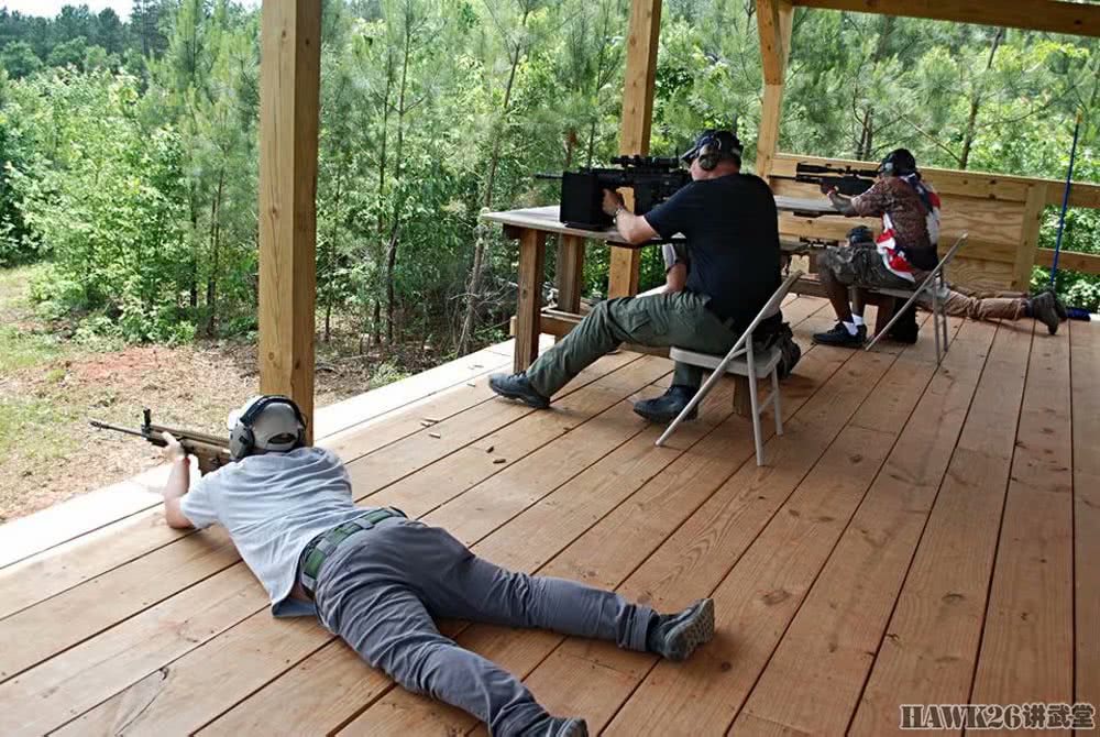 美国土豪枪迷聚会：昂贵的FNSCAR步枪就是门票