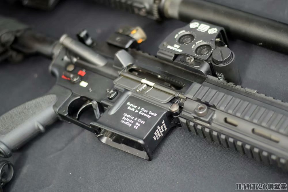 美国土豪枪迷聚会：昂贵的FNSCAR步枪就是门票