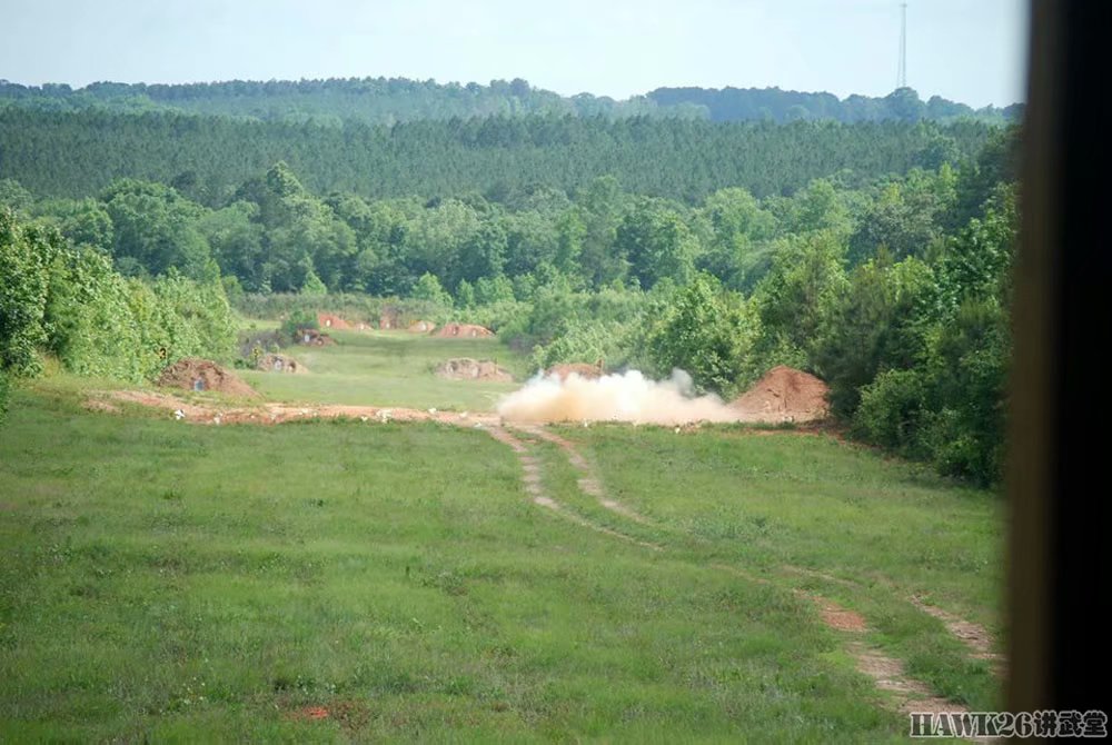 美国土豪枪迷聚会：昂贵的FNSCAR步枪就是门票