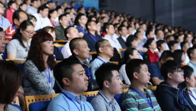 问政过招市政｜有黄牌有红牌要是世界杯很容易被罚下