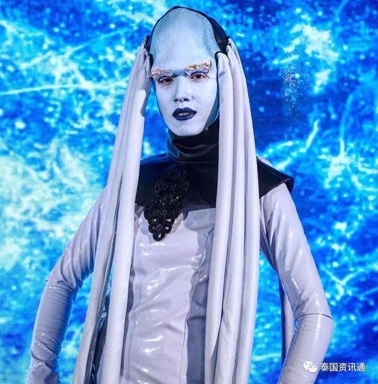 神奇！泰国网红“蚂蚁夫人”教大家如何对付恶犬，一般人还真学不来