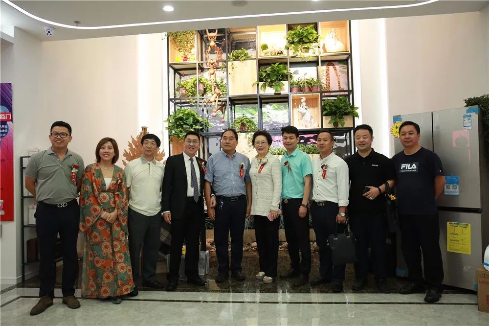 香港红苹果家具石家庄旗舰店盛大开业