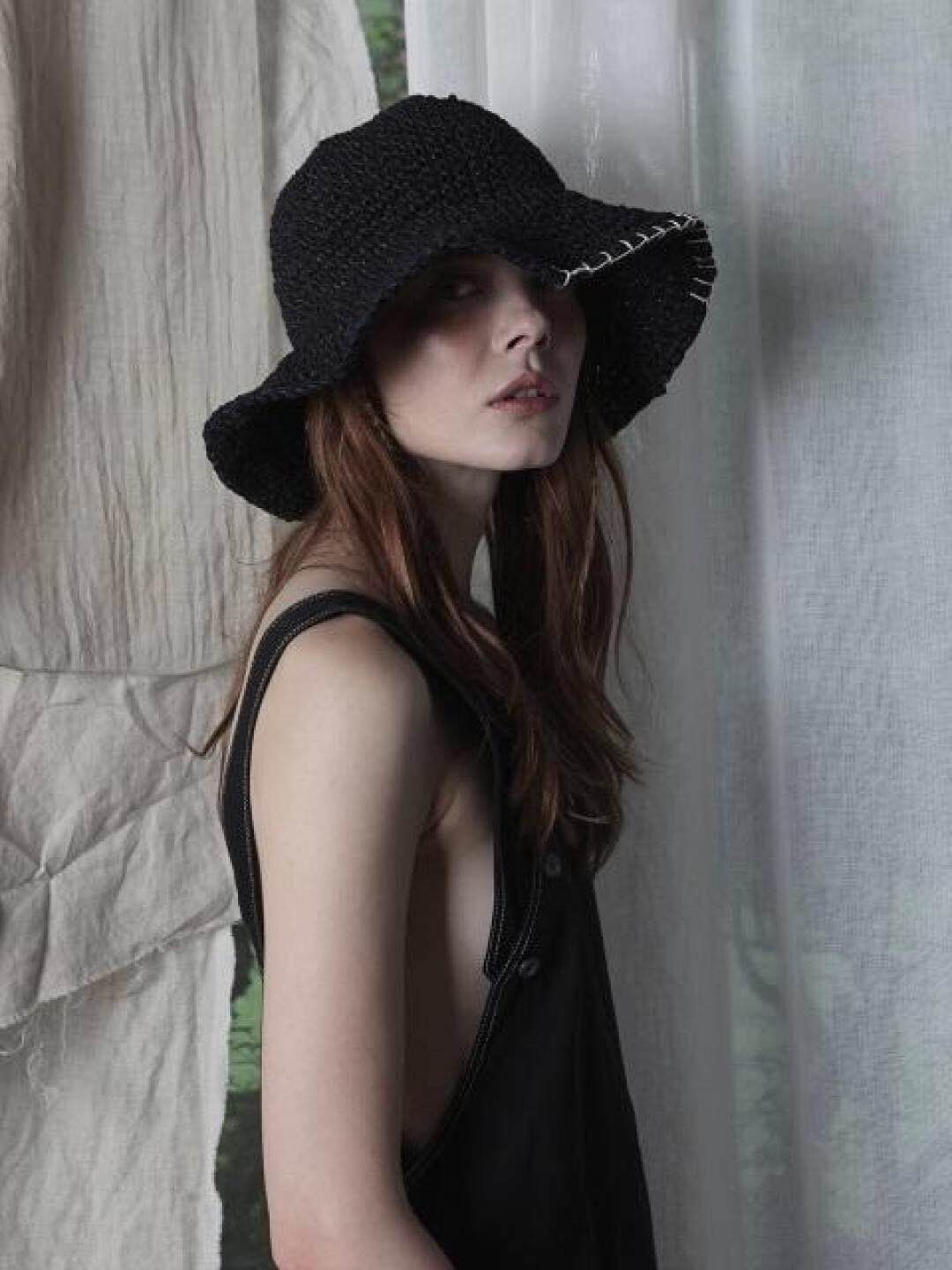 倪妮易烊千玺同框,又懒又想拍照