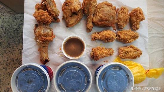 为什么每个地方肯德基套餐不一样,肯德基全家桶两个套餐有什么区别