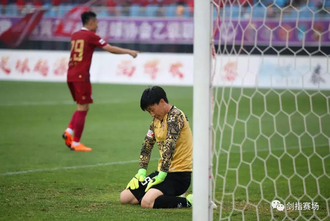 「图集」雨中狂胜!“雨神”淄博星期天5:0沈阳东进联赛首次连胜