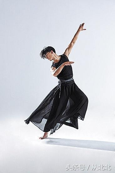著名男演员杨洋舞蹈,有舞蹈科班出身的男明星杨洋