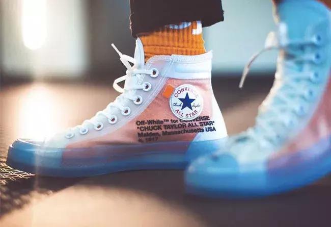 上个月发售的19双人气球鞋中，哪些的价格还没起飞？