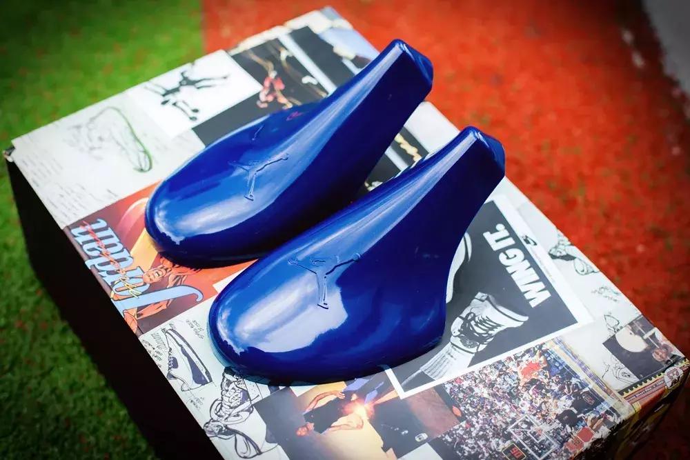 上个月发售的19双人气球鞋中，哪些的价格还没起飞？