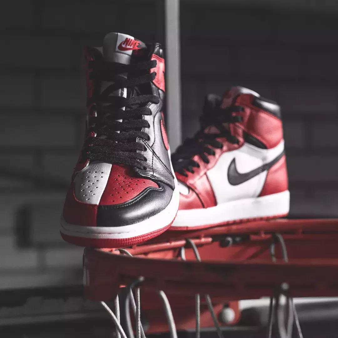 上个月发售的19双人气球鞋中，哪些的价格还没起飞？