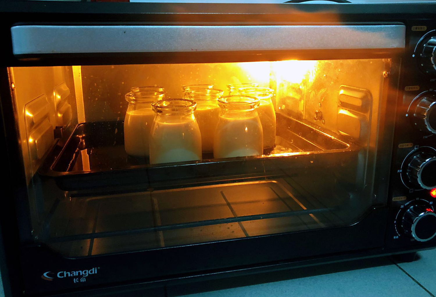 宝宝断奶不肯吸奶瓶怎么办,宝宝断奶后不喝奶粉一招教你搞定