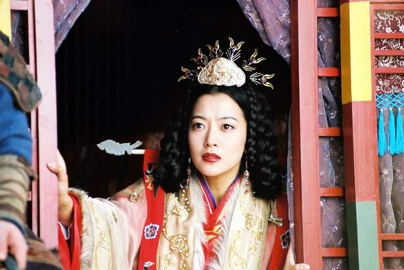 韩星金喜善,秋瓷炫像张娜拉