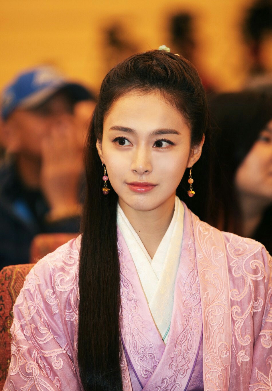 韩星金喜善,秋瓷炫像张娜拉