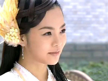 韩星金喜善,秋瓷炫像张娜拉