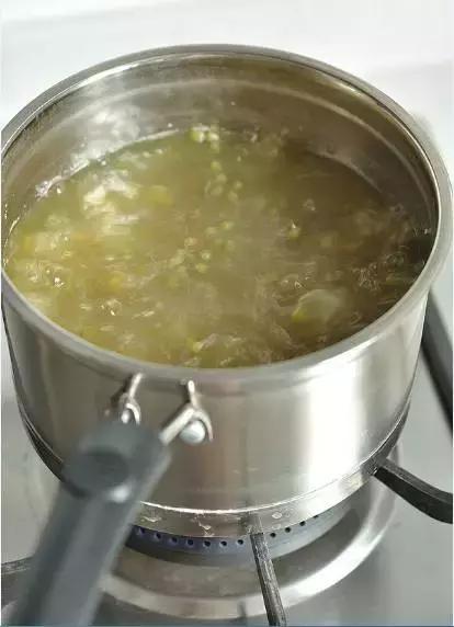 教你绿豆汤的六种做法夏天必备,如何熬出夏季清凉解渴的绿豆汤