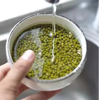 教你绿豆汤的六种做法夏天必备,如何熬出夏季清凉解渴的绿豆汤