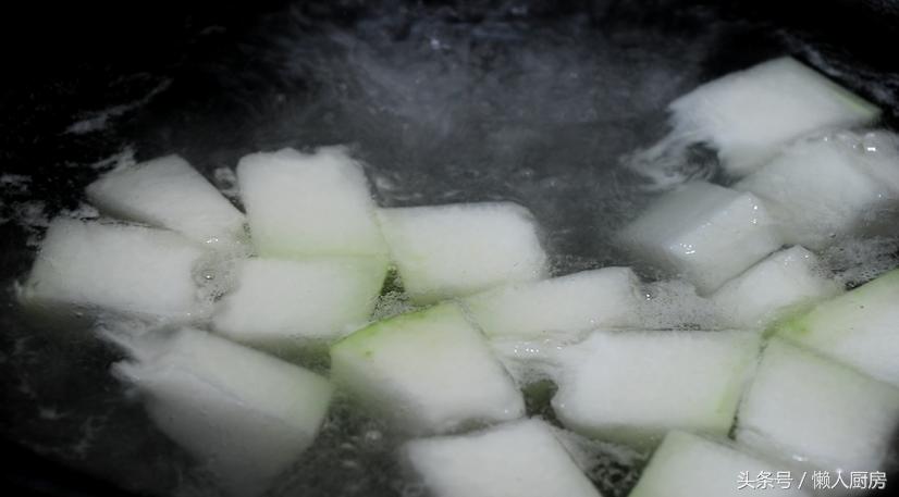 在家怎么做肉蟹煲,家常肉蟹煲的酱汁怎么调