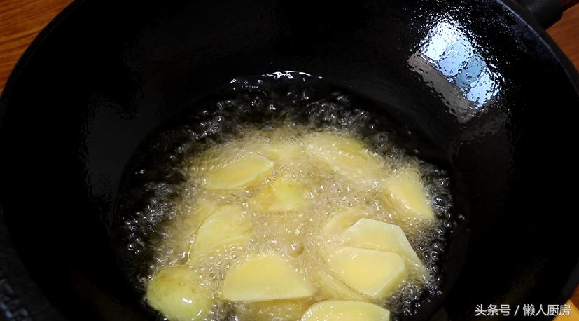 在家怎么做肉蟹煲,家常肉蟹煲的酱汁怎么调