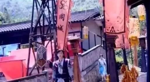 全是广告植入套路，我们看的的是假古装剧吧！