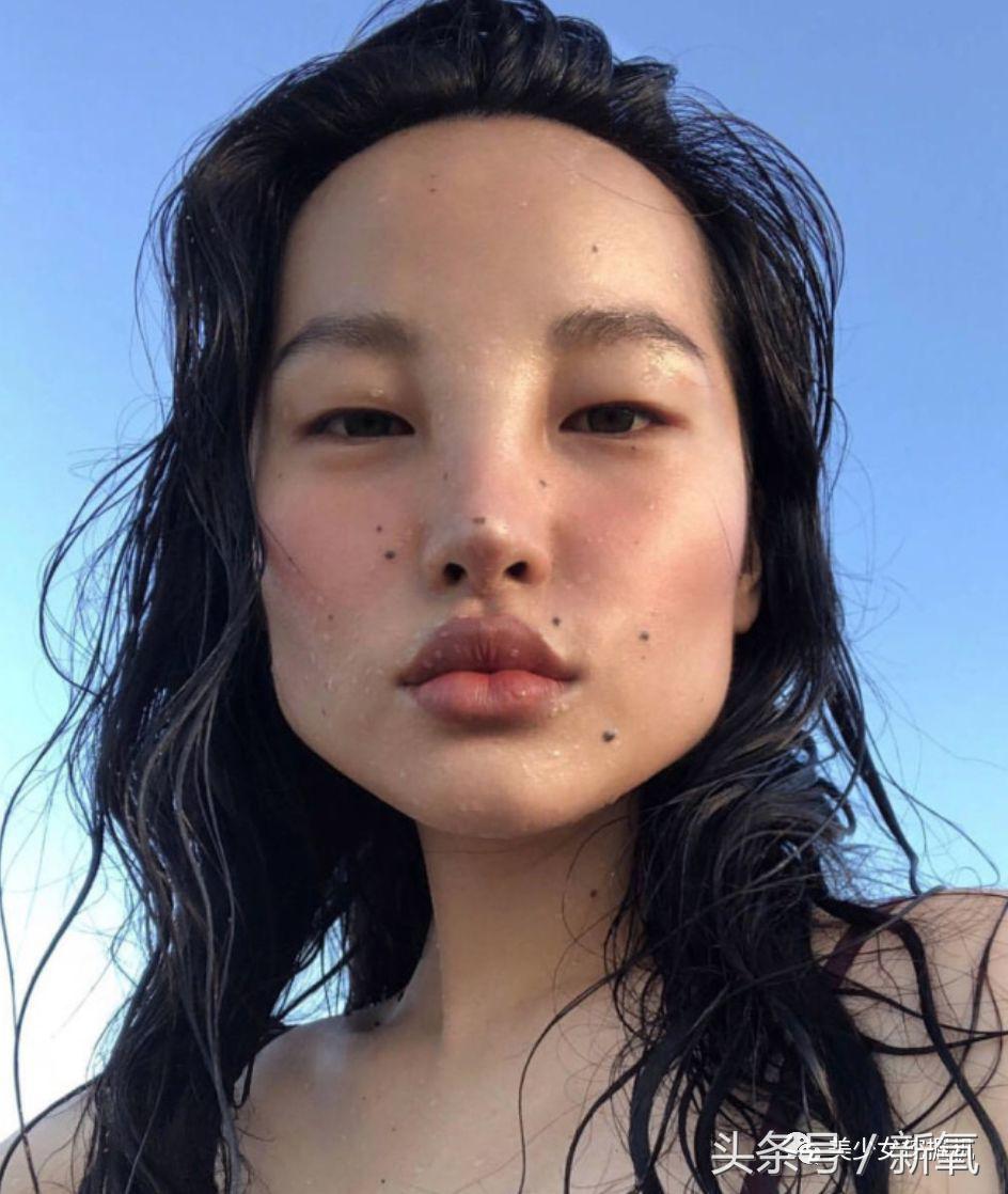 鼻子里放倒三角假体的超模就是牛头梗本梗啊！