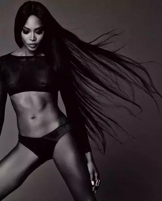 韩国黑珍珠女神秒杀一众网红脸，苹果臀、蚂蚁腰一个都不能少