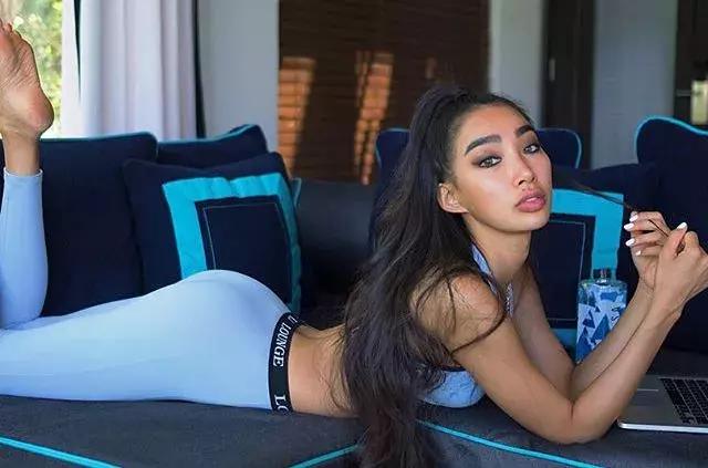 韩国黑珍珠女神秒杀一众网红脸，苹果臀、蚂蚁腰一个都不能少