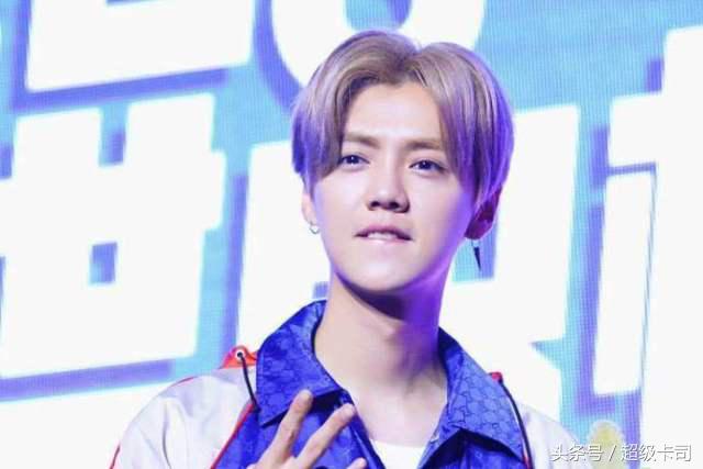 鹿晗和贝克汉姆踢球,鹿晗变身学霸