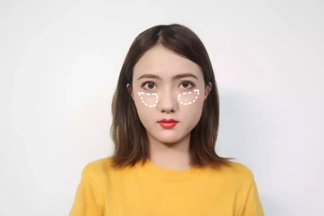 新手如何修容双下巴,怎么用修容修下巴