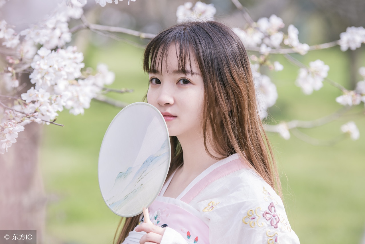 中医穴位如何治疗脸上痘痘,长痘痘按摩哪个穴位