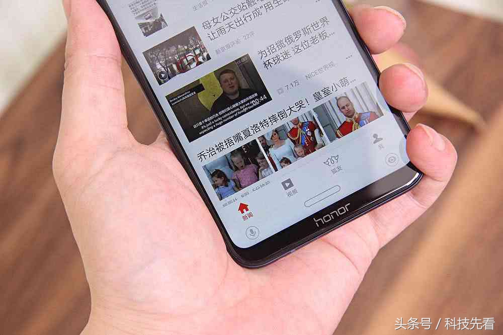 荣耀最便宜的麒麟990手机,荣耀play1999元