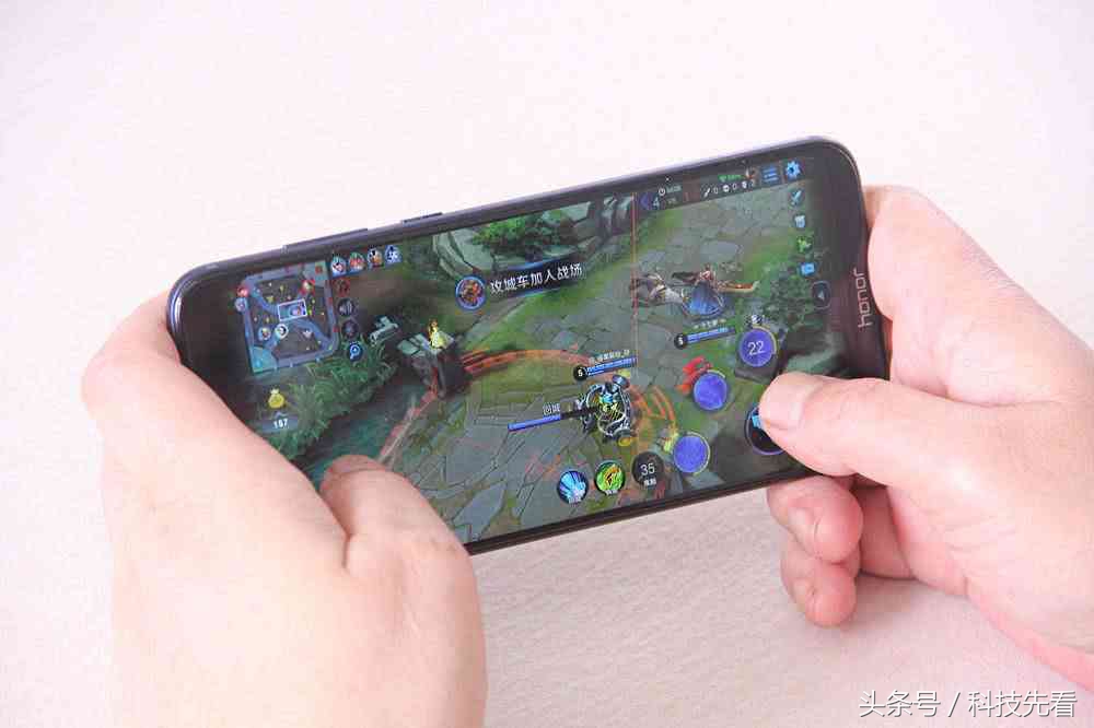 荣耀最便宜的麒麟990手机,荣耀play1999元