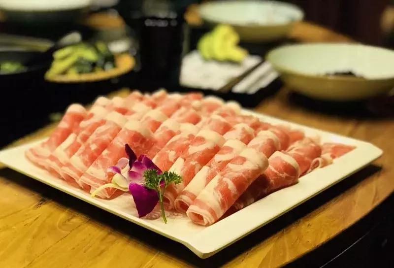 郑州有一家会飞的升降火锅!