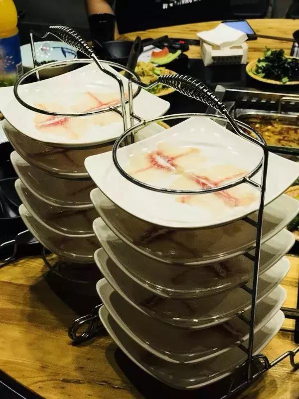 郑州有一家会飞的升降火锅!