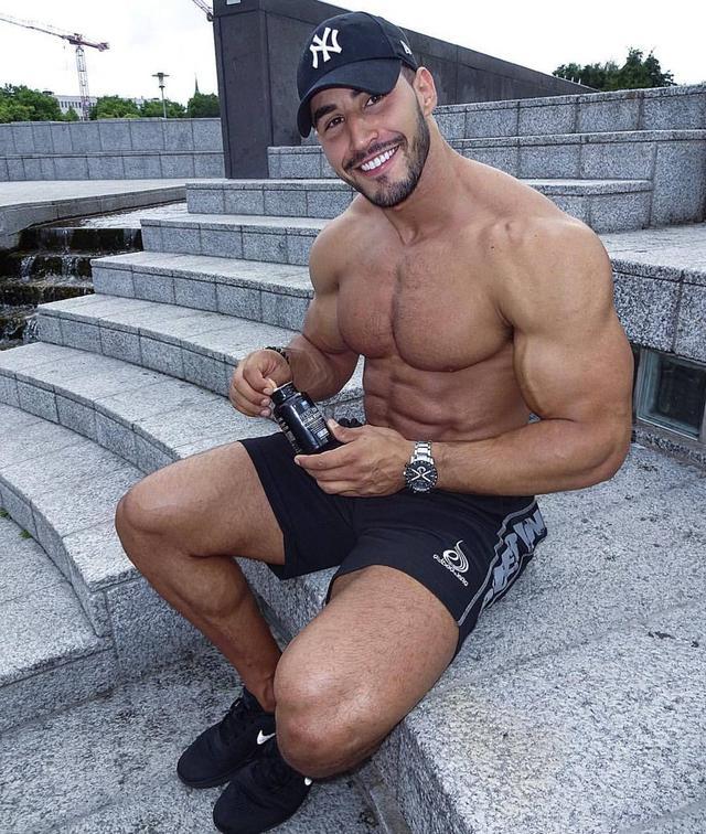 肩部肌肉主要有哪些,肩部的所有肌肉