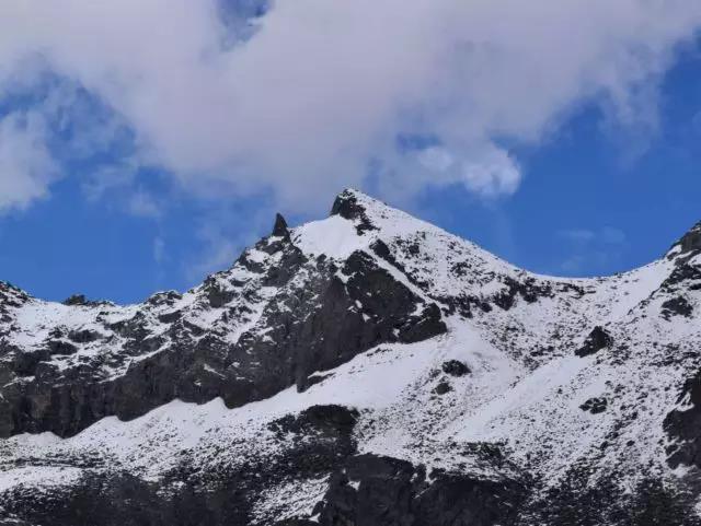 结斯沟日果冷觉山域未登峰考察报告