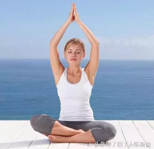 简单的暖宫瑜伽，从此女人远离“宫寒”