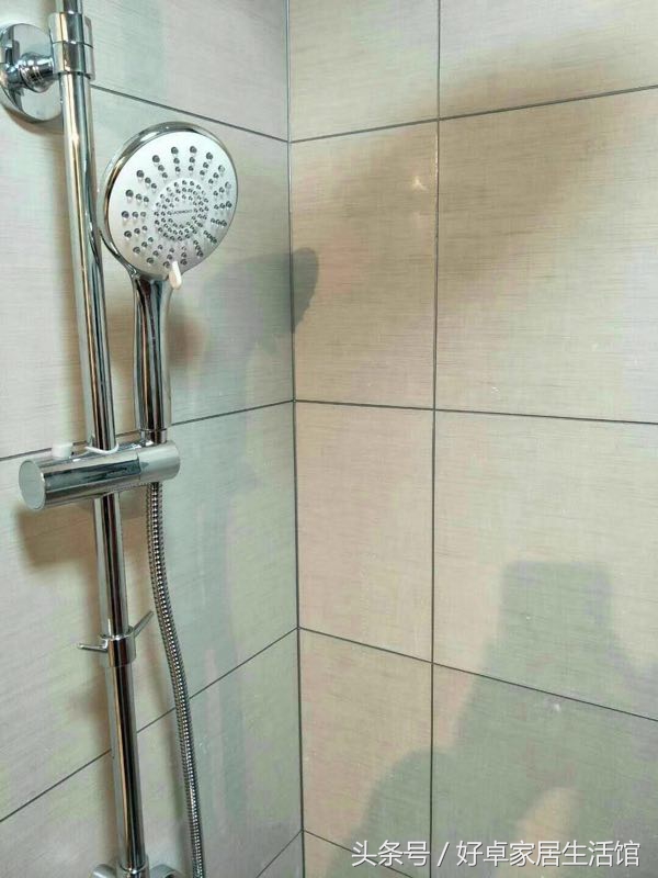 美缝剂和瓷砖颜色怎么搭配才好,白色瓷砖用什么颜色美缝剂效果图