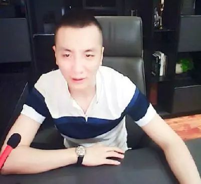 她曾能抗衡韩国女主播几经跳槽后直播间连一千人都没有