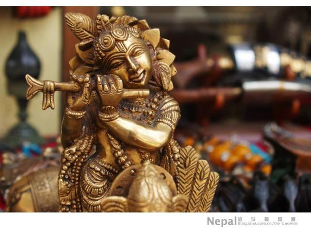 被中国游客“爆买”政府的尼泊尔，小店促销标语全是中文！