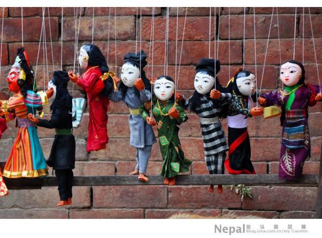 被中国游客“爆买”政府的尼泊尔，小店促销标语全是中文！