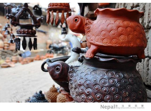 被中国游客“爆买”政府的尼泊尔，小店促销标语全是中文！