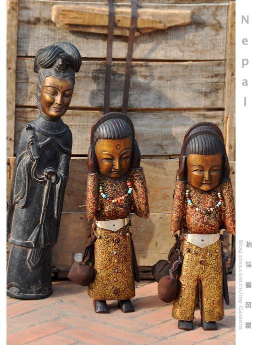被中国游客“爆买”政府的尼泊尔，小店促销标语全是中文！